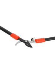 Detail dvojru�n�ch z�hradn�ch no�n�c v roztvorenom stave.